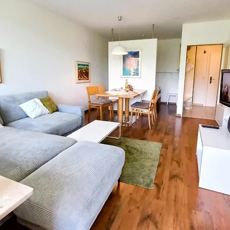 Simon Haus Kmb Seeappartement Am Ossiacher See, Hallenbad, Skiarena Gerlitzen アパート *